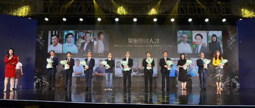 用一朵棉花改变天下，，，yl6809永利董事长李建全获龙华“突出孝顺人才”奖